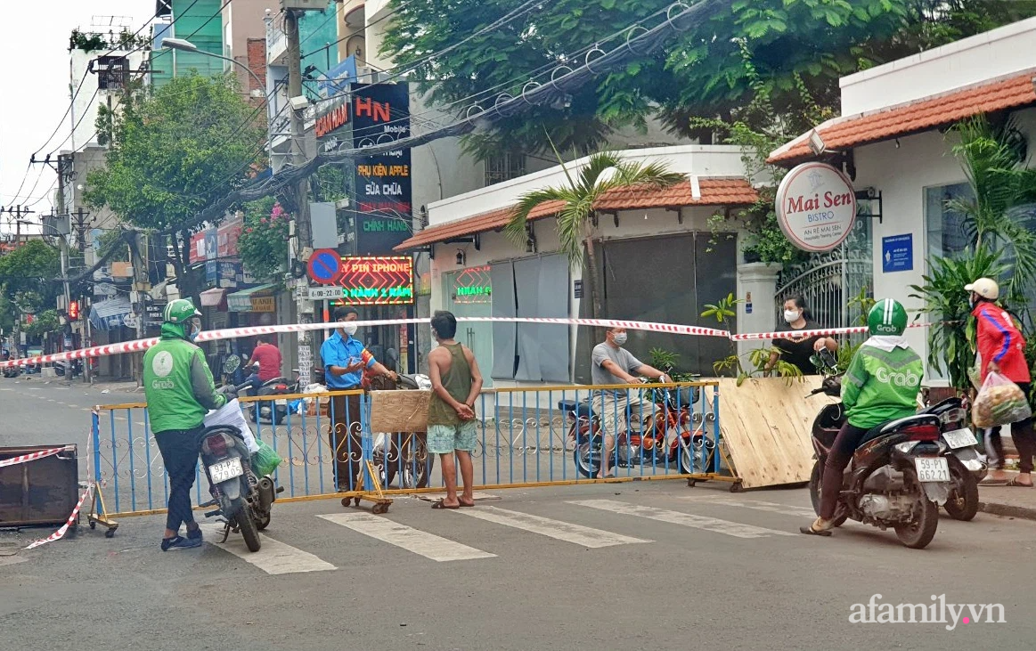 Người phụ nữ viết status &quot;Sài Gòn ăn từ thiện cả nước&quot; bị phạt 5 triệu đồng ngay khi vừa kết thúc phong tỏa - Ảnh 2.