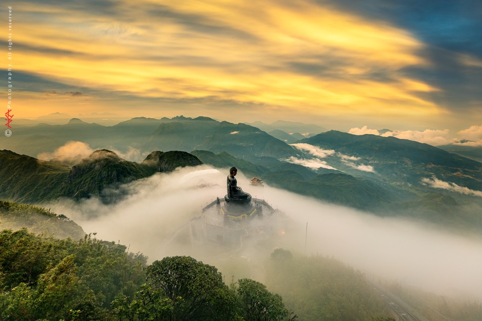 Khám phá những đỉnh núi linh thiêng nhất Việt Nam - Ảnh 3.