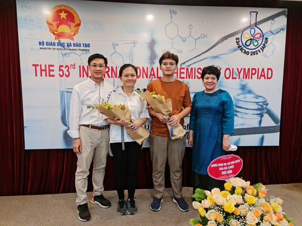 Hà Nội: Học sinh đoạt Huy chương Vàng IChO 2021 được thưởng 20 triệu đồng - Ảnh 1.