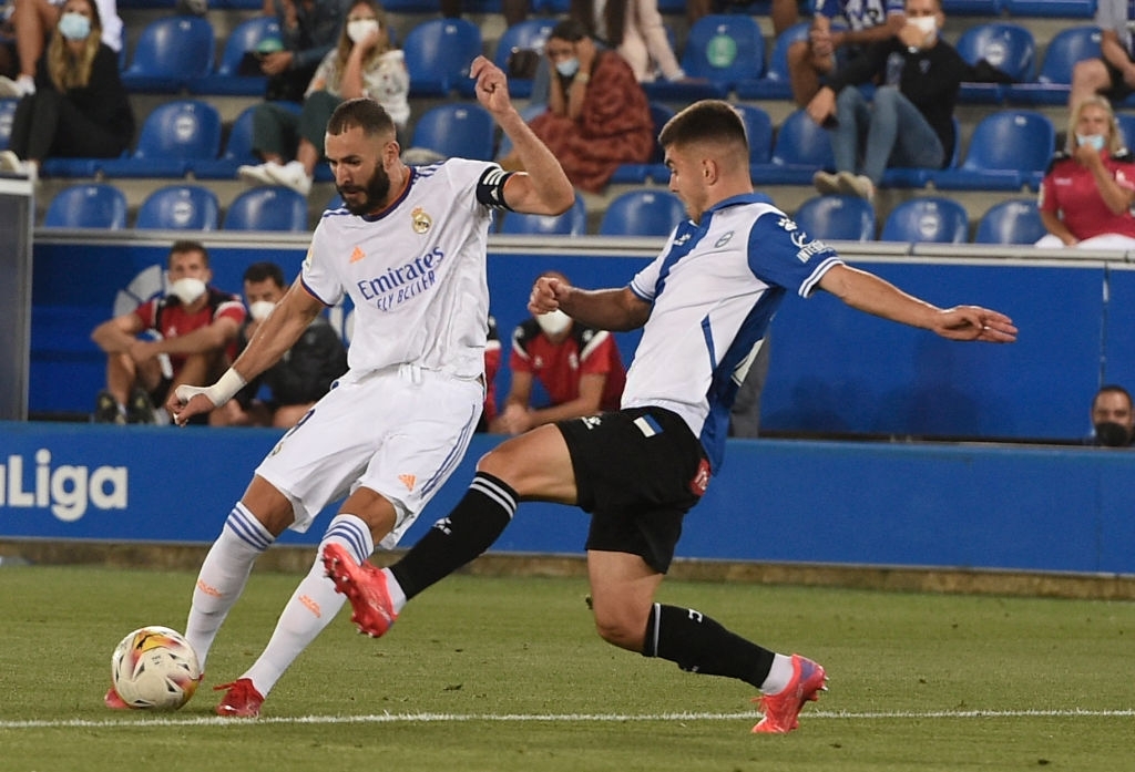 Benzema lập cú đúp, Real Madrid thắng dễ Alaves 4-1 trong ngày khai màn La Liga - Ảnh 2. Benzema lập cú đúp, Real Madrid thắng dễ Alaves 4-1 trong ngày khai màn La Liga - Ảnh 2.