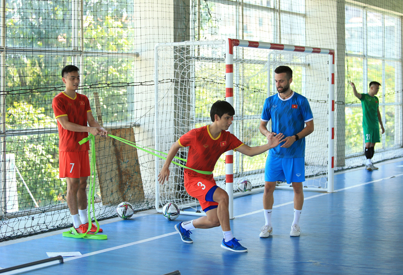 Tân HLV thể lực&quot;Tôi nghĩ ĐT futsal Việt Nam có thể tạo ra bất ngờ tại VCK World Cup 2021&quot; - Ảnh 1.