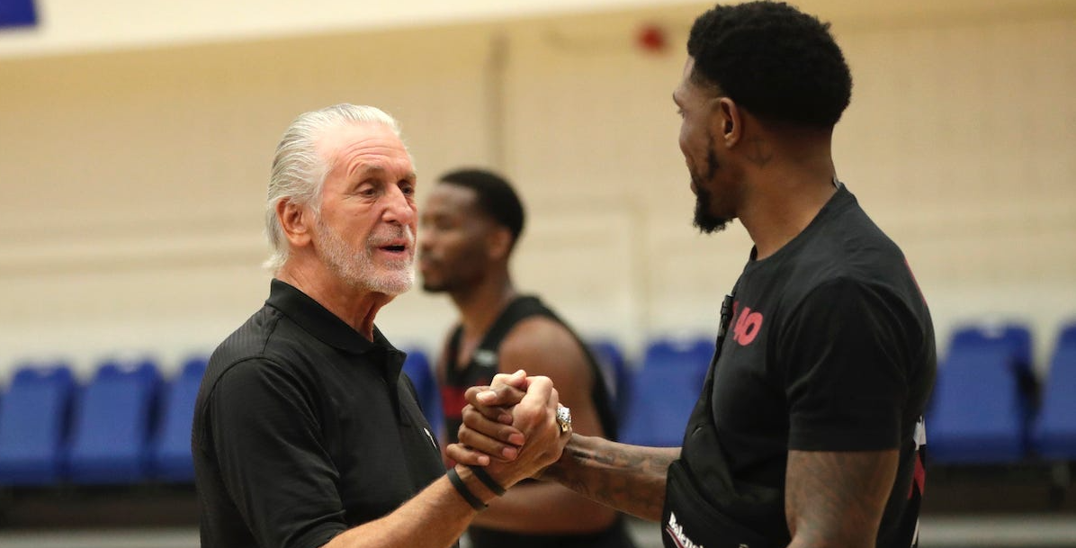 “Bố già” Pat Riley giải thích về quyết định giữ chân lão tướng Udonis Haslem - Ảnh 1.