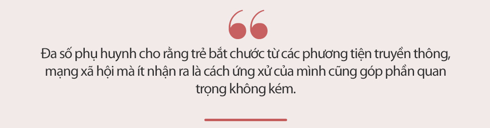 Từ clip bé gái làm &quot;chuyện người lớn&quot; với bé trai đang lan truyền, chuyên gia tâm lý chia sẻ: Cha mẹ thường đổ lỗi cho con mình mà bỏ quên 1 điều quan trọng - Ảnh 2.