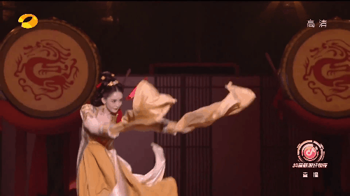 Cổ Lực Na Trát gây bão Weibo với màn múa thay trang phục trong 1 giây, visual lẫn khí chất như nào mà gây mê toàn cõi mạng? - Ảnh 3.
