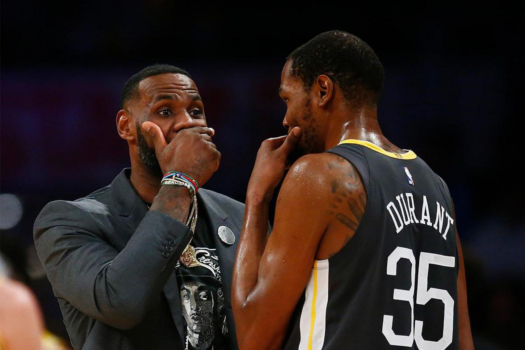 Kevin Durant bất ngờ lên tiếng bênh vực LeBron James khỏi những chỉ trích  - Ảnh 1.