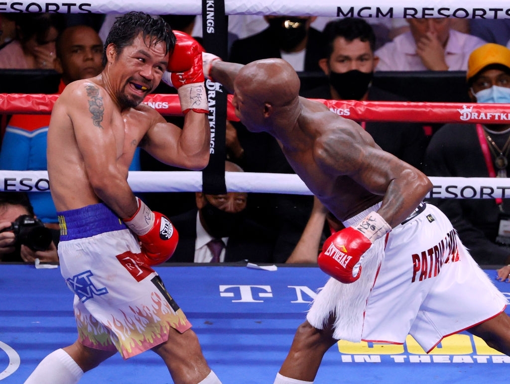 Xúc động khoảnh khắc Pacquiao chắp tay, cúi đầu chào khán giả sau khi để thua ở trận đấu có thể là cuối cùng trong sự nghiệp - Ảnh 5.