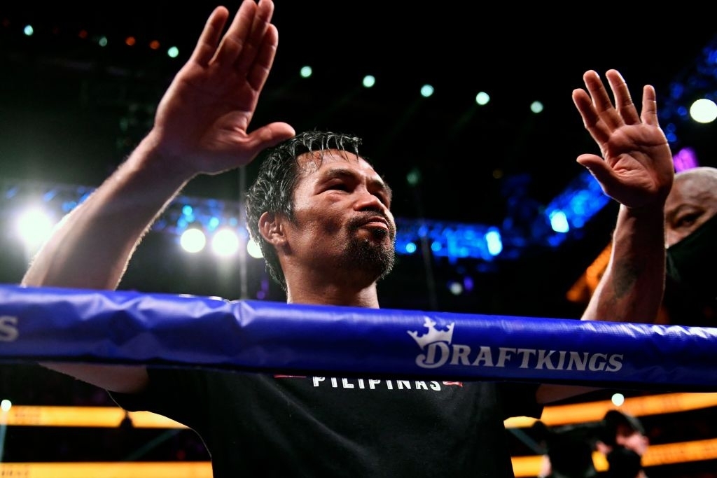 Xúc động khoảnh khắc Pacquiao chắp tay, cúi đầu chào khán giả sau khi để thua ở trận đấu có thể là cuối cùng trong sự nghiệp - Ảnh 2.