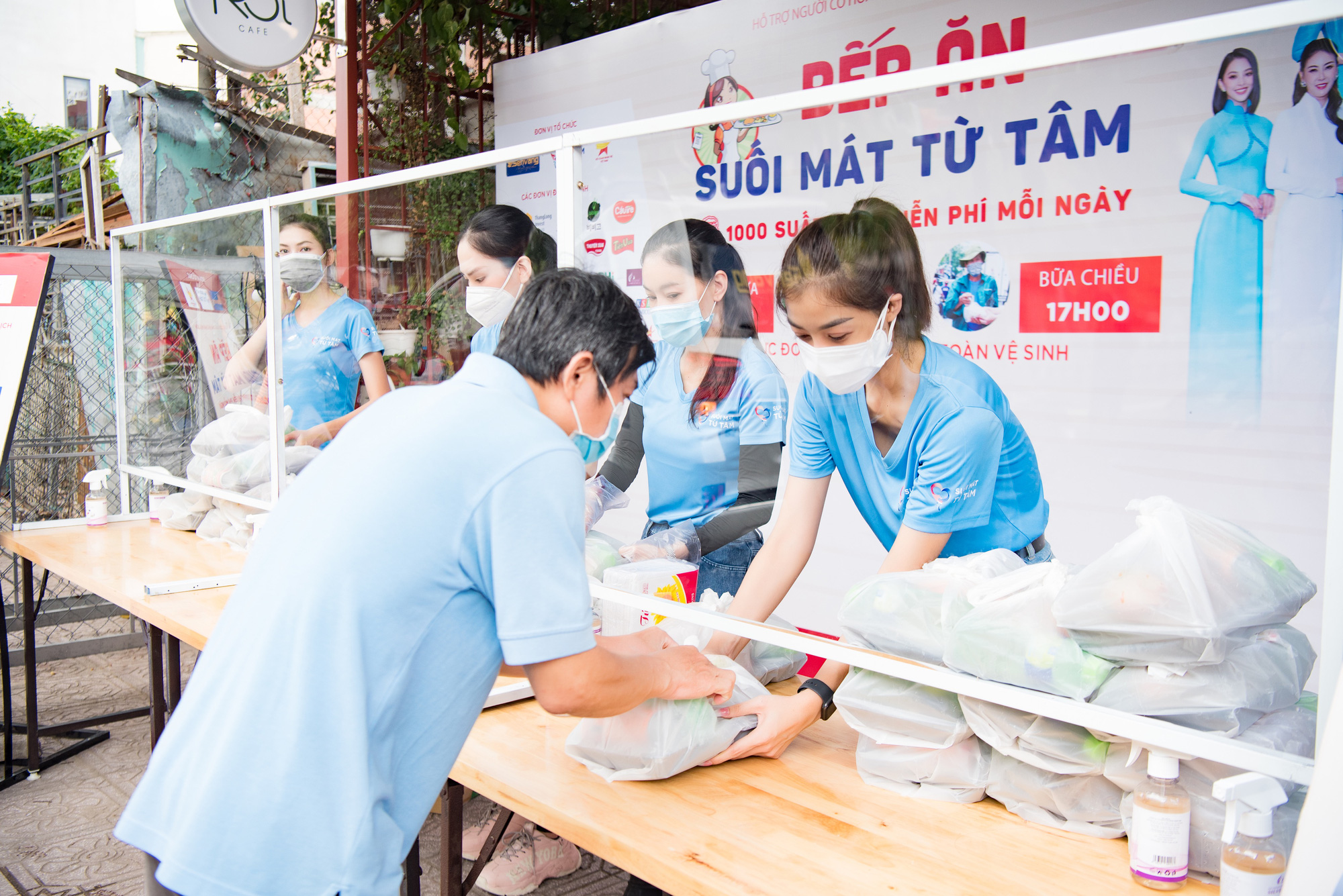 Kiều Loan làm MV cổ động bếp ăn mùa dịch cùng dàn Hậu - Đỗ Mỹ Linh, Tiểu Vy, Ngọc Thảo... - Ảnh 5.