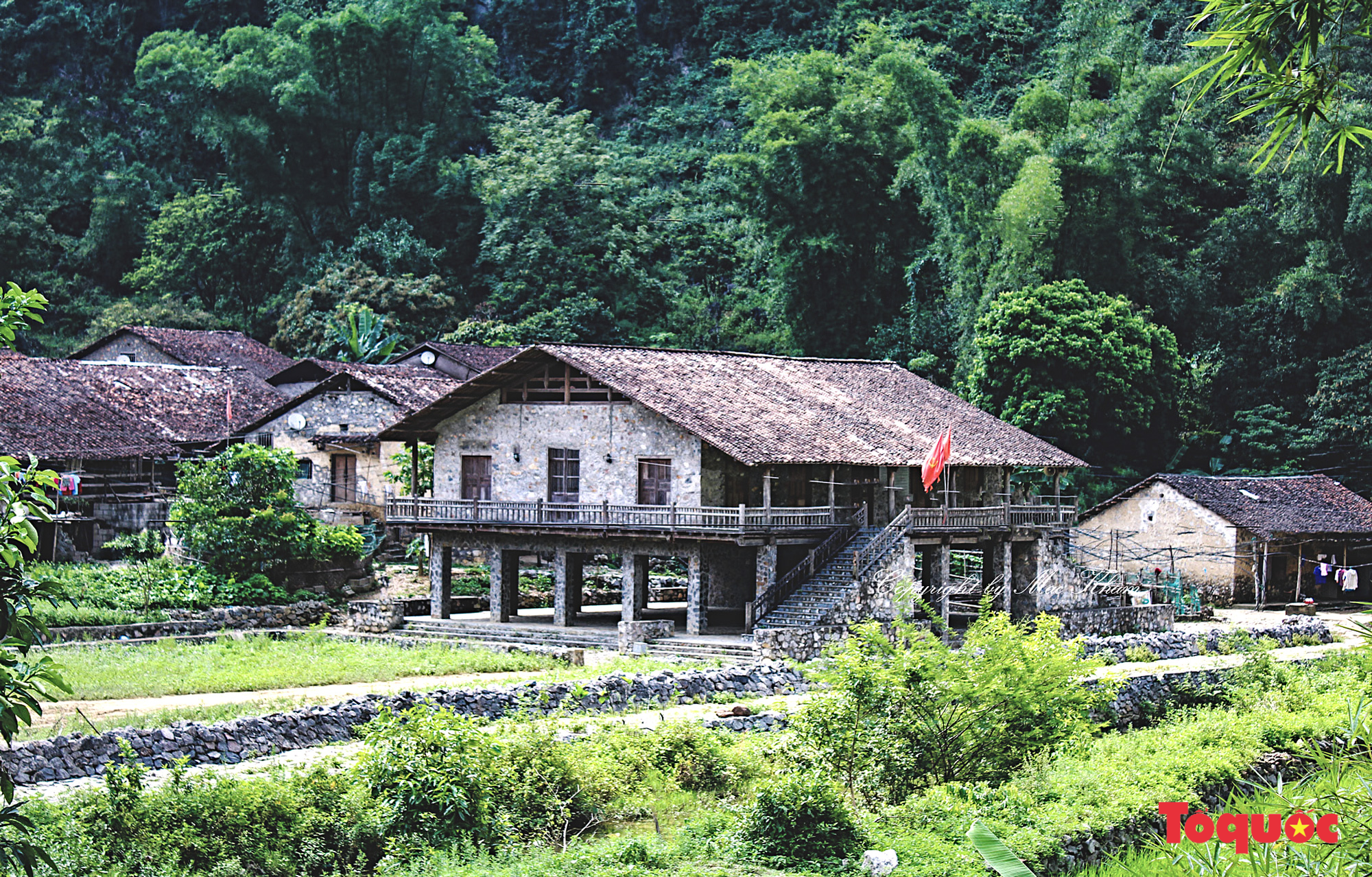 Ghé thăm ngôi làng đá hơn 400 năm tuổi ở Cao Bằng