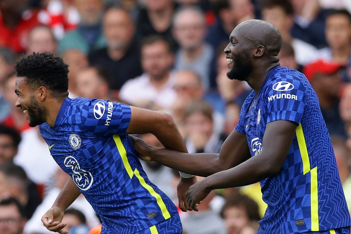 Sao Chelsea: Lukaku có thể bắt nạt mọi cầu thủ - Ảnh 1.