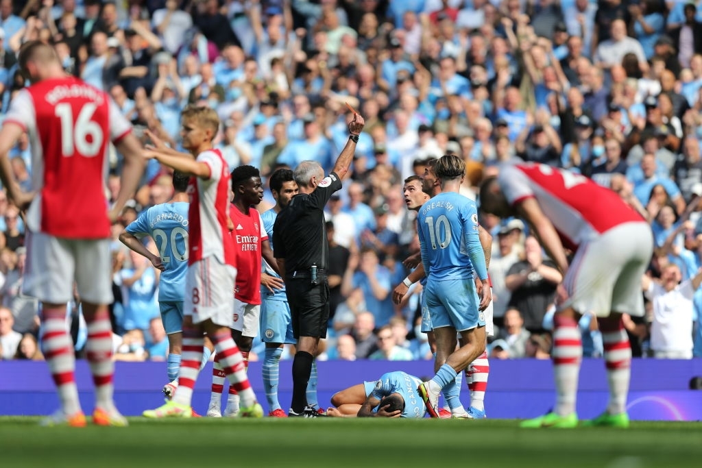 Kệ Ronaldo &quot;quay xe&quot;, Man City vẫn &quot;hủy diệt&quot; Arsenal để chiếm ngôi đầu Ngoại hạng Anh - Ảnh 5.