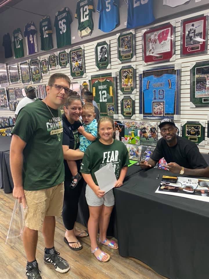 Bobby Portis chấp nhận mất tiền vì tình yêu với gia đình Milwaukee - Ảnh 2.