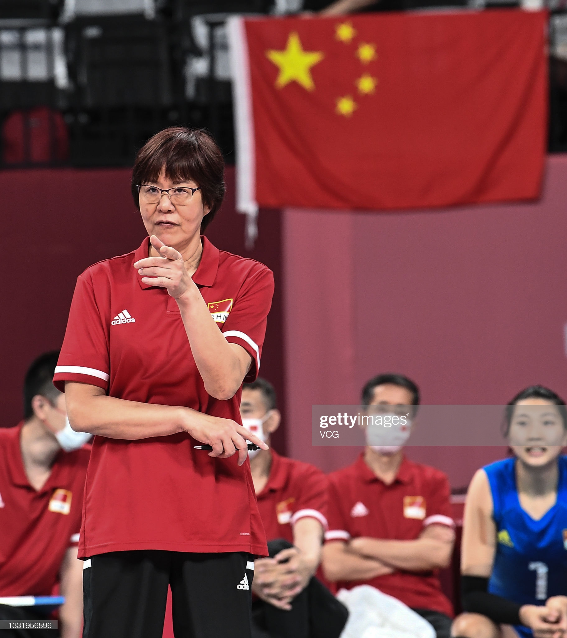 VĐV Trung Quốc khóc như mưa, cúi rạp người chia tay HLV huyền thoại ở Olympic Tokyo 2020 - Ảnh 7.