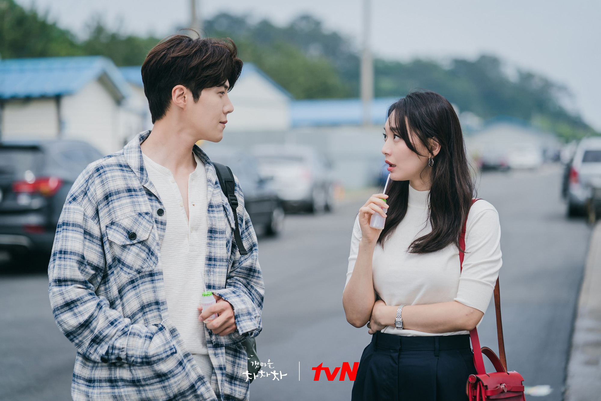 Knet chê tơi tả diễn xuất của Kim Seon Ho - Shin Min Ah, netizen Việt đáp trả cực gắt diễn vậy còn đòi gì nữa? - Ảnh 3.