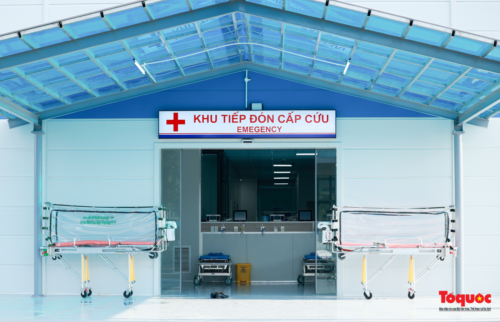 Thủ tướng thị sát Bệnh viện dã chiến điều trị COVID-19 hiện đại nhất Hà Nội - Ảnh 14.