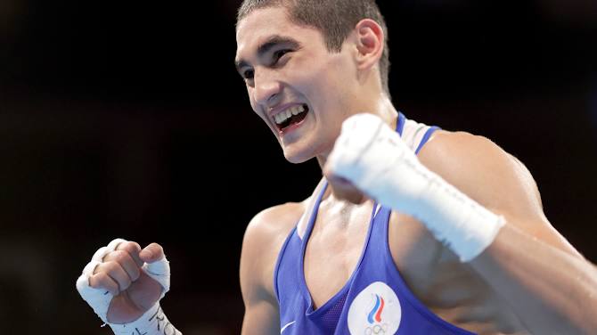 Nhà vô địch boxing Albert Batyrgaziev: 5 năm thay đổi cuộc đời - Ảnh 1.