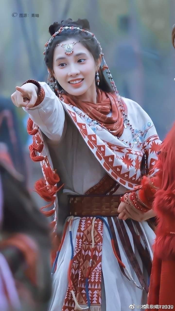 Bành Tiểu Nhiễm bị tố bê nguyên tạo hình Đông Cung sang phim mới, netizen tranh cãi: Miễn đẹp là được - Ảnh 1.