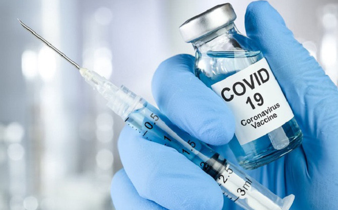 Tiêm vaccine phòng Covid-19 về mãi không thấy sốt, người đàn ông nghi ngờ rồi cay đắng phát hiện sự thật gây phẫn nộ - Ảnh 1.