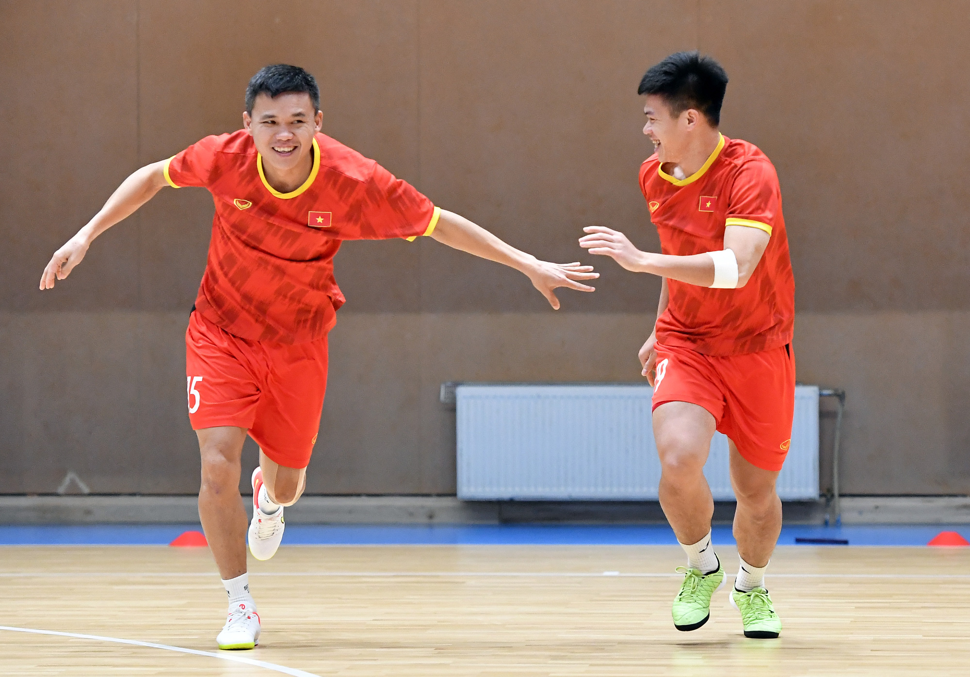 Futsal Việt Nam tập trung cải thiện phòng ngự và phối hợp nhanh, hướng đến khai mạc World Cup 2021 - Ảnh 2.