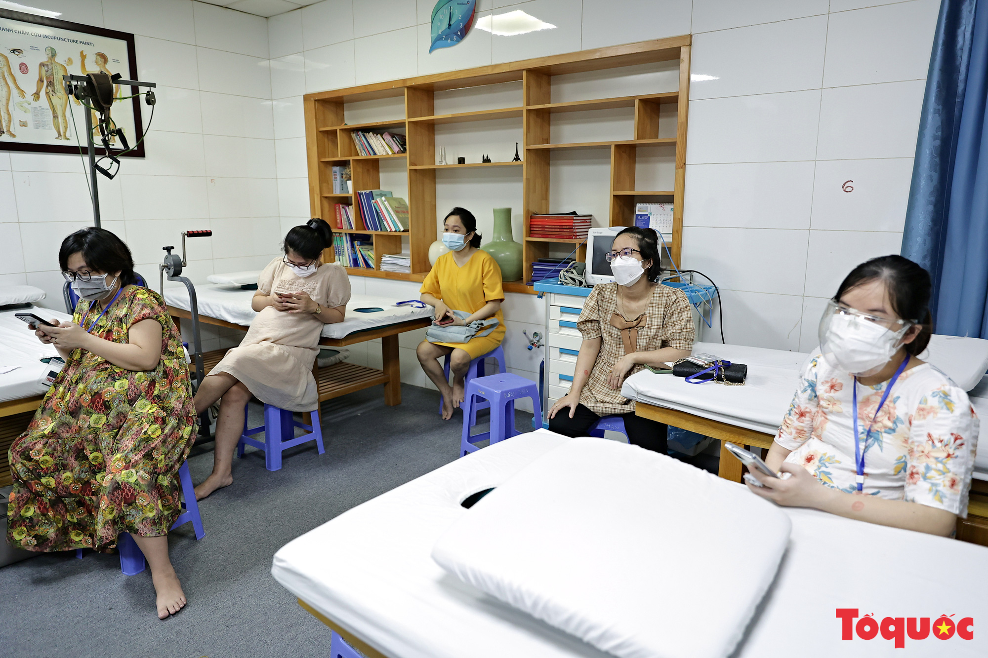 Hà Nội tổ chức tiêm vắc xin phòng Covid-19 cho hơn 1000 phụ nữ mang thai - Ảnh 10.