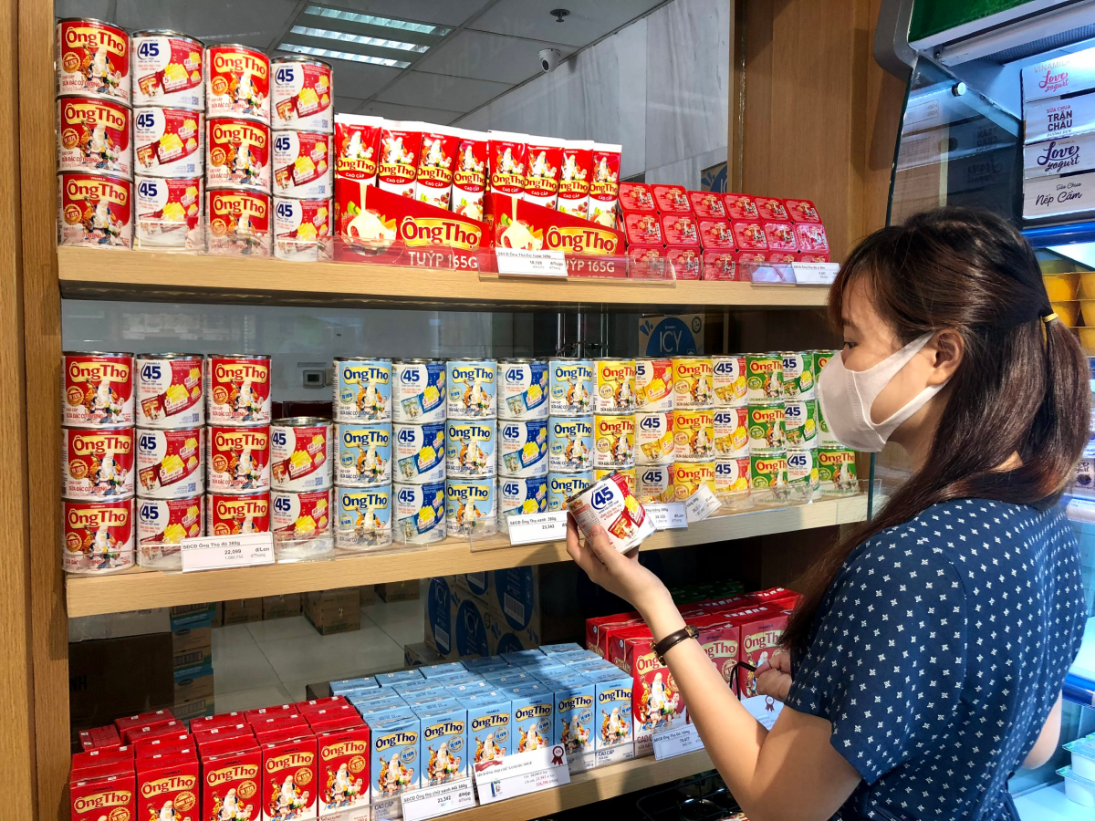 Lộ diện những khách hàng may mắn đầu tiên “uống sữa Ông Thọ, trúng vàng” - Ảnh 2. Lộ diện những khách hàng may mắn đầu tiên “uống sữa Ông Thọ, trúng vàng” - Ảnh 2.