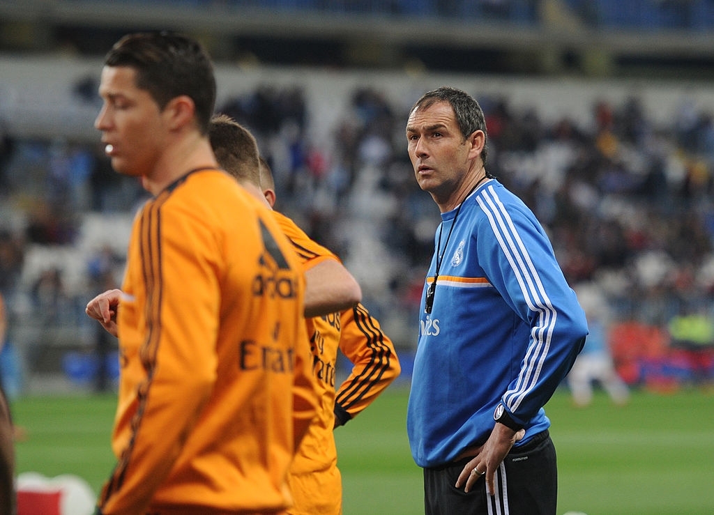 Trợ lý Paul Clement (áo xanh) từng làm việc với CR7 tại Real Madrid Trợ lý Paul Clement (áo xanh) từng làm việc với CR7 tại Real Madrid