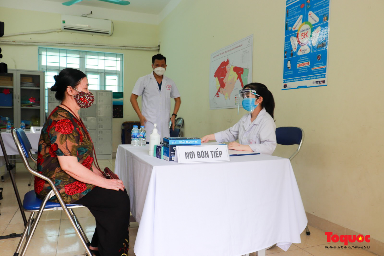 Hà Nội: Thành lập 11 trạm y tế lưu động trên địa bàn điểm nóng dịch Covid 19 quận Thanh Xuân - Ảnh 14.