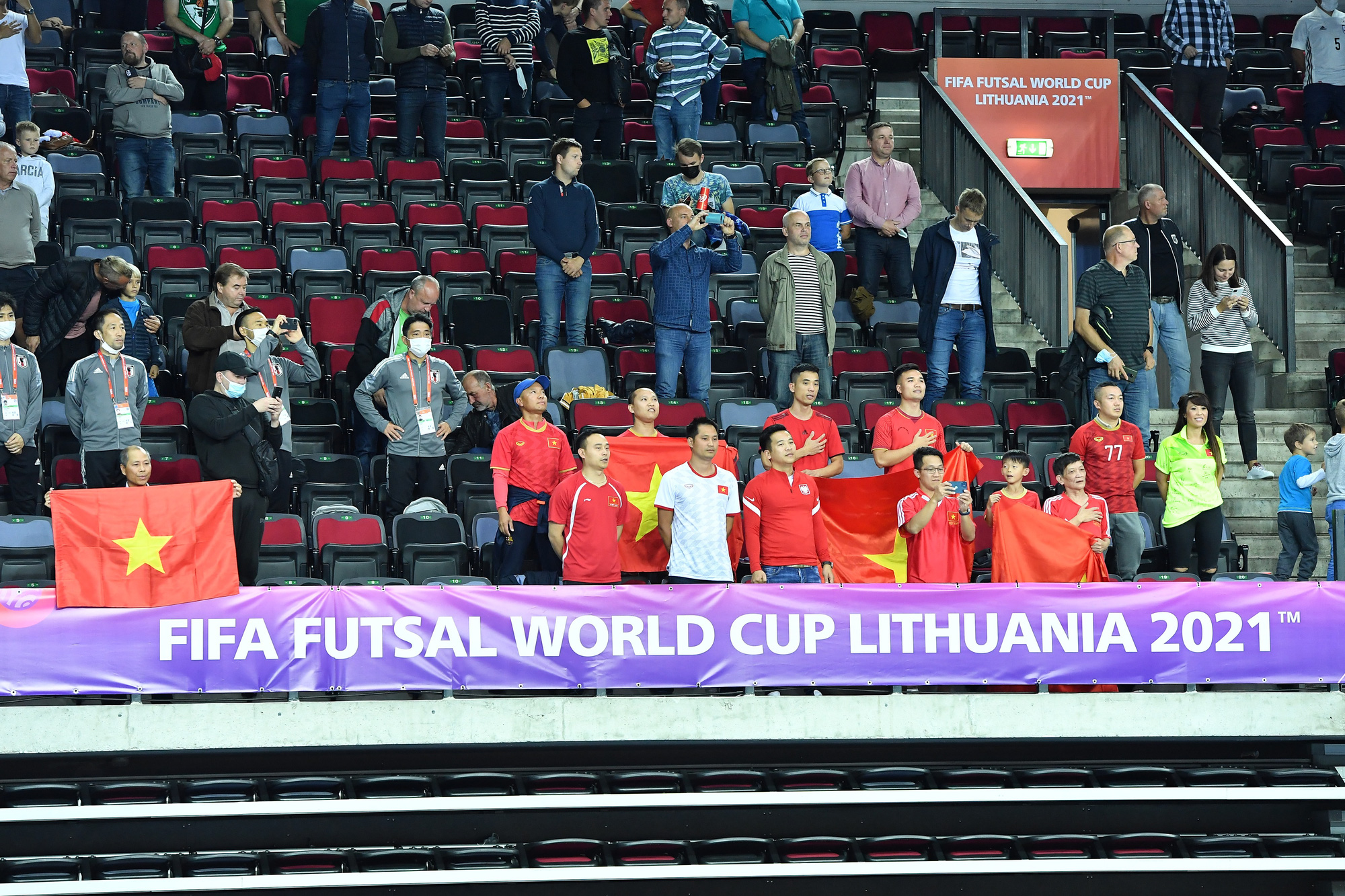 HLV trưởng ĐT futsal Việt Nam lạc quan sau trận thua 1-9 ĐT Brazil: Ghi bàn đã là 1 hạnh phúc - Ảnh 4.