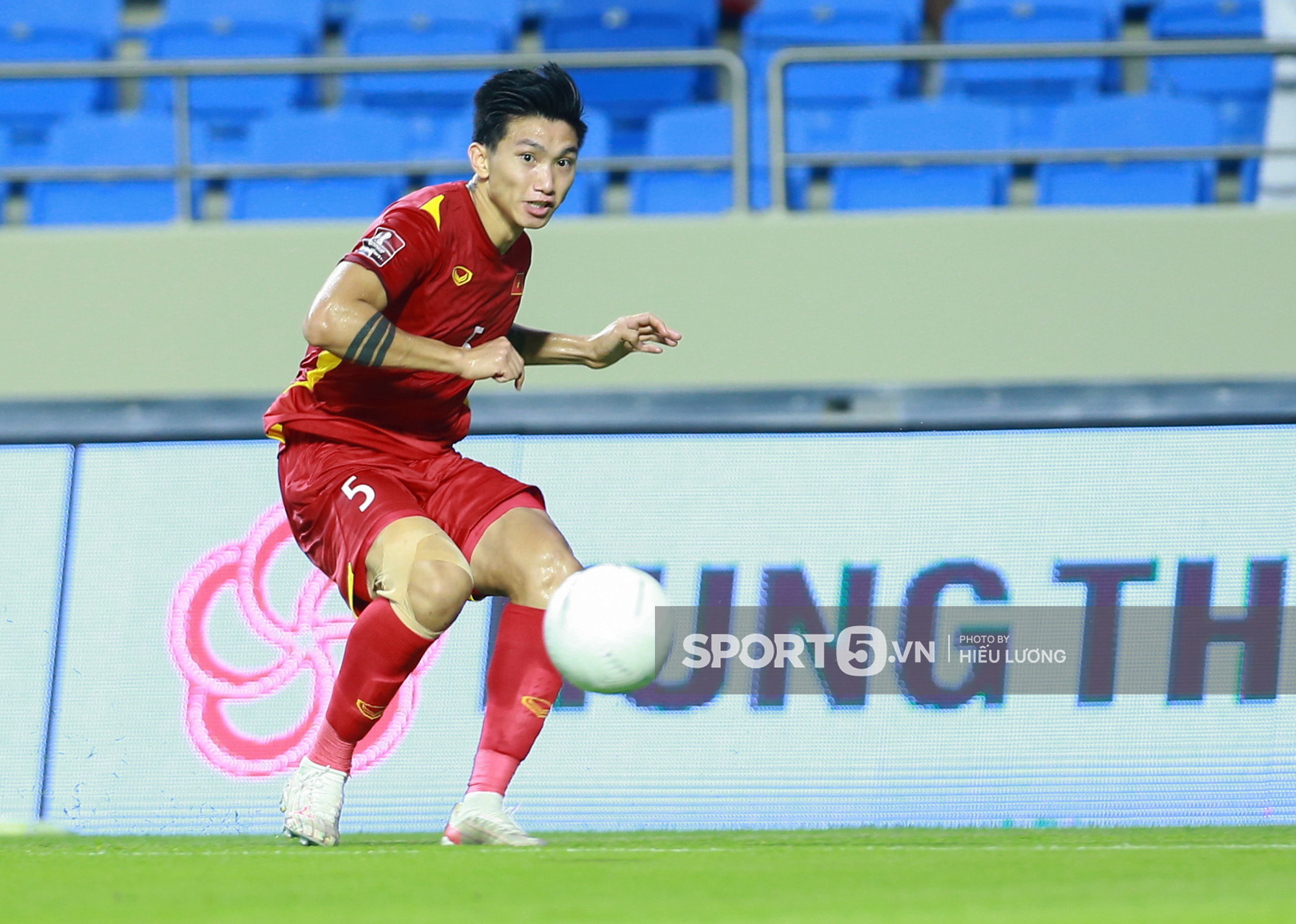 Lý do nào khiến Văn Hậu tái phát chấn thương, phải phẫu thuật lần 2? - Ảnh 1. Lý do nào khiến Văn Hậu tái phát chấn thương, phải phẫu thuật lần 2? - Ảnh 1.