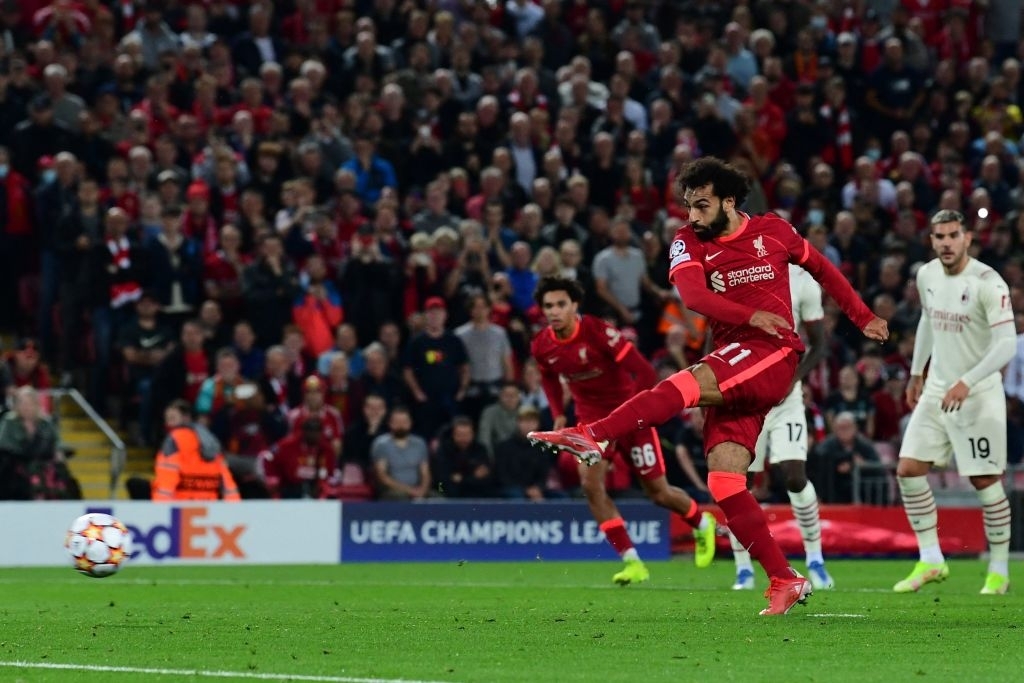 Salah đá hỏng phạt đền và 3 phút vô cùng điên rồ khiến Liverpool suýt mất điểm trước Milan - Ảnh 4.