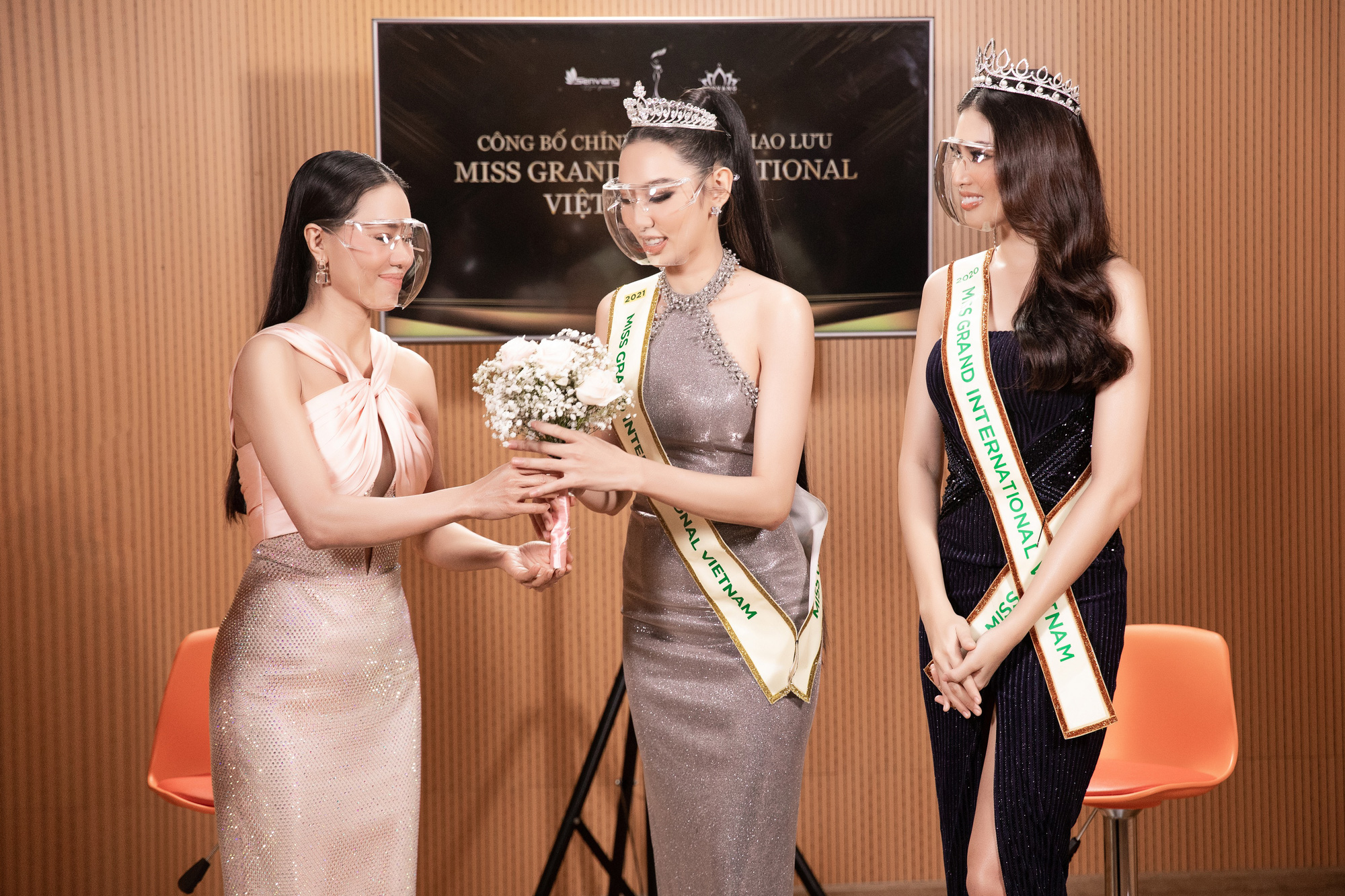 Sự kiện hiếm hoi giữa mùa dịch: Á hậu Ngọc Thảo khoe vòng 1 sexy, đại diện Việt Nam tại Miss Grand 2021 chặt chém không vừa! - Ảnh 8.