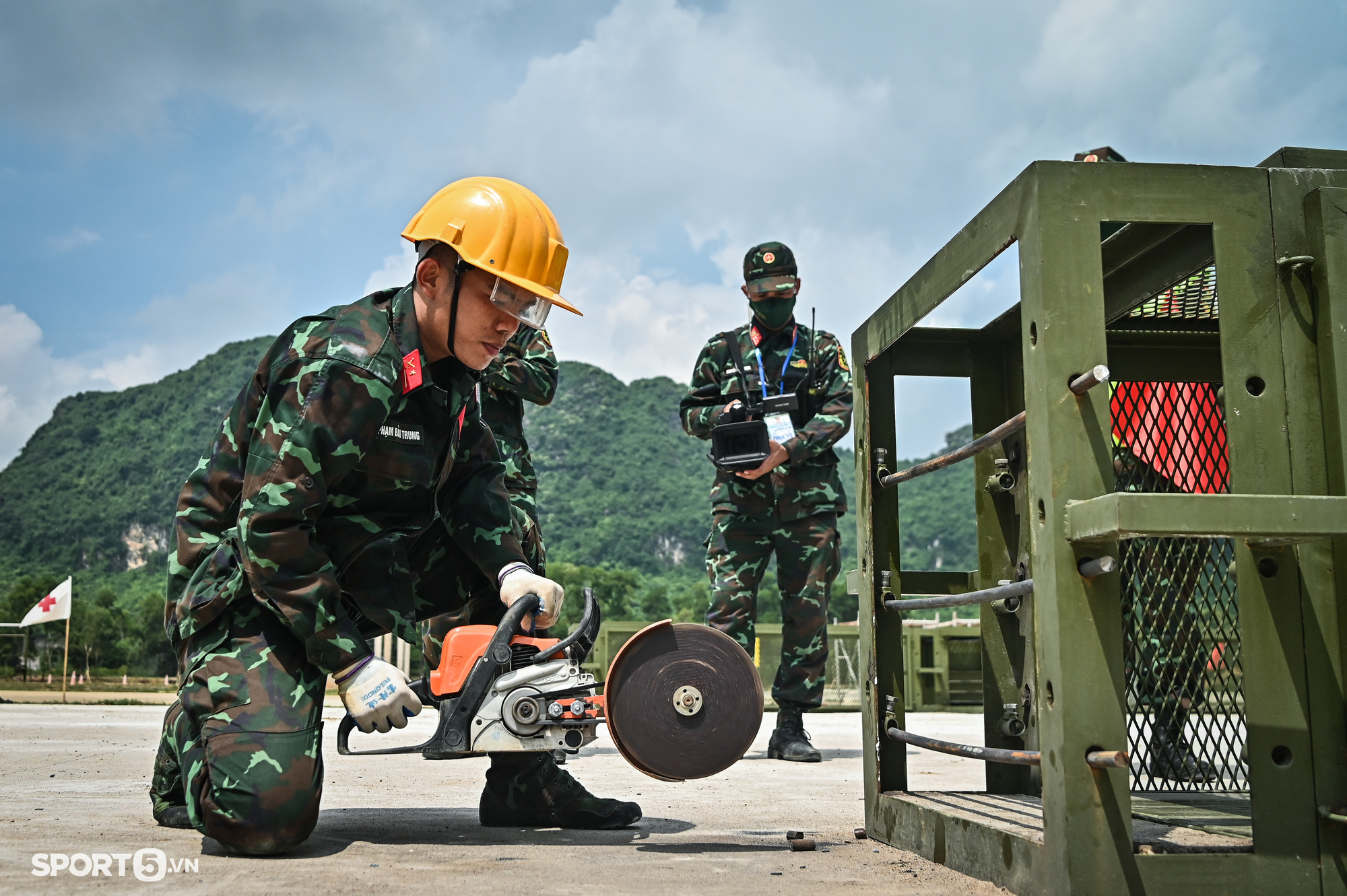 Đội tuyển Việt Nam vượt trội tại chặng 2 cuộc thi “Vùng tai nạn” trong khuôn khổ Army Games 2021  - Ảnh 7.