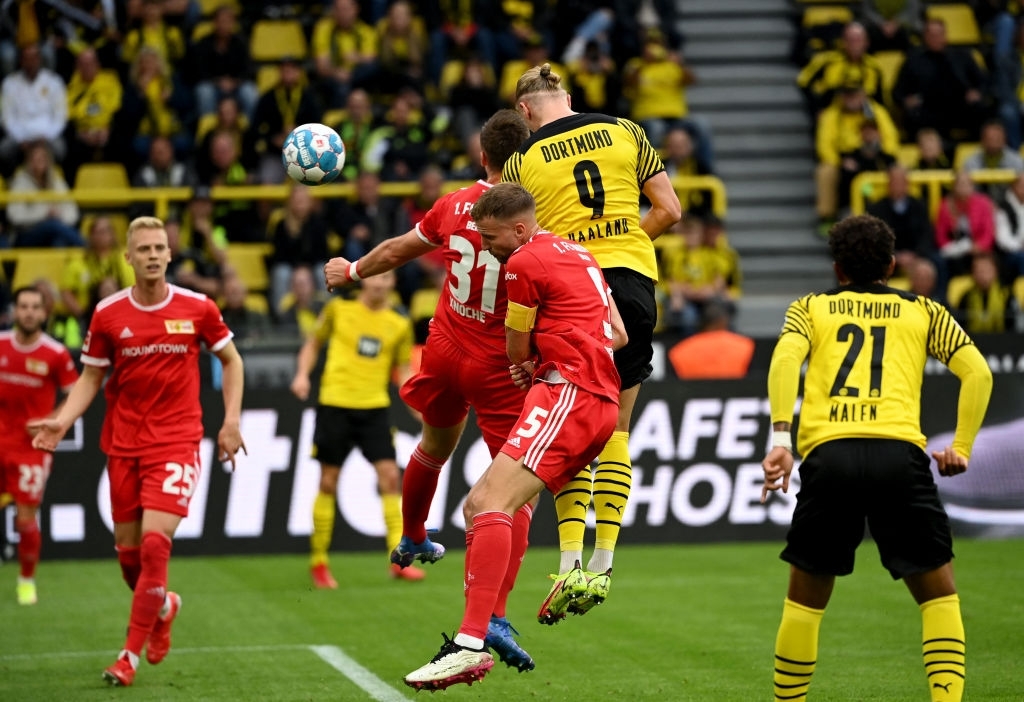 Siêu tiền đạo Haaland lập cú đúp đẳng cấp giúp Dortmund thắng hú vía - Ảnh 6.