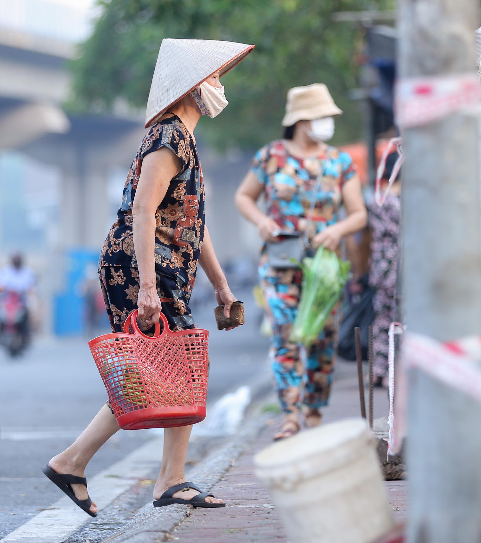 Sướng quá! Hôm nay tôi mới ra mua bún, phở - Ảnh 2.