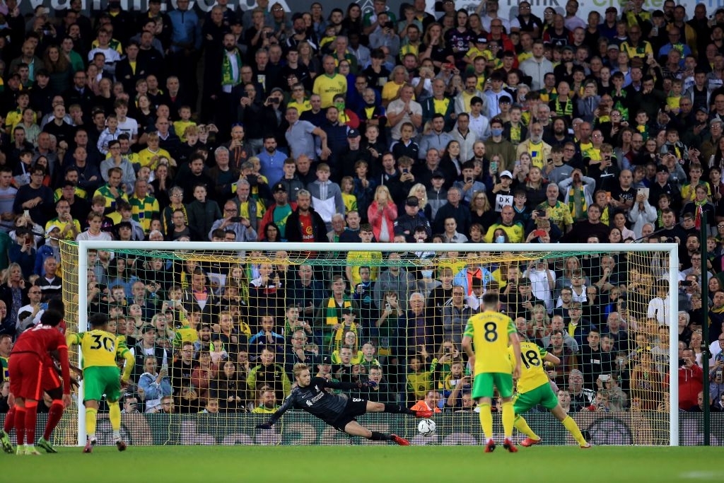 Sao Nhật Bản lập cú đúp giúp Liverpool thắng đậm, Manchester City cũng nhân cơ hội trút giận - Ảnh 3.