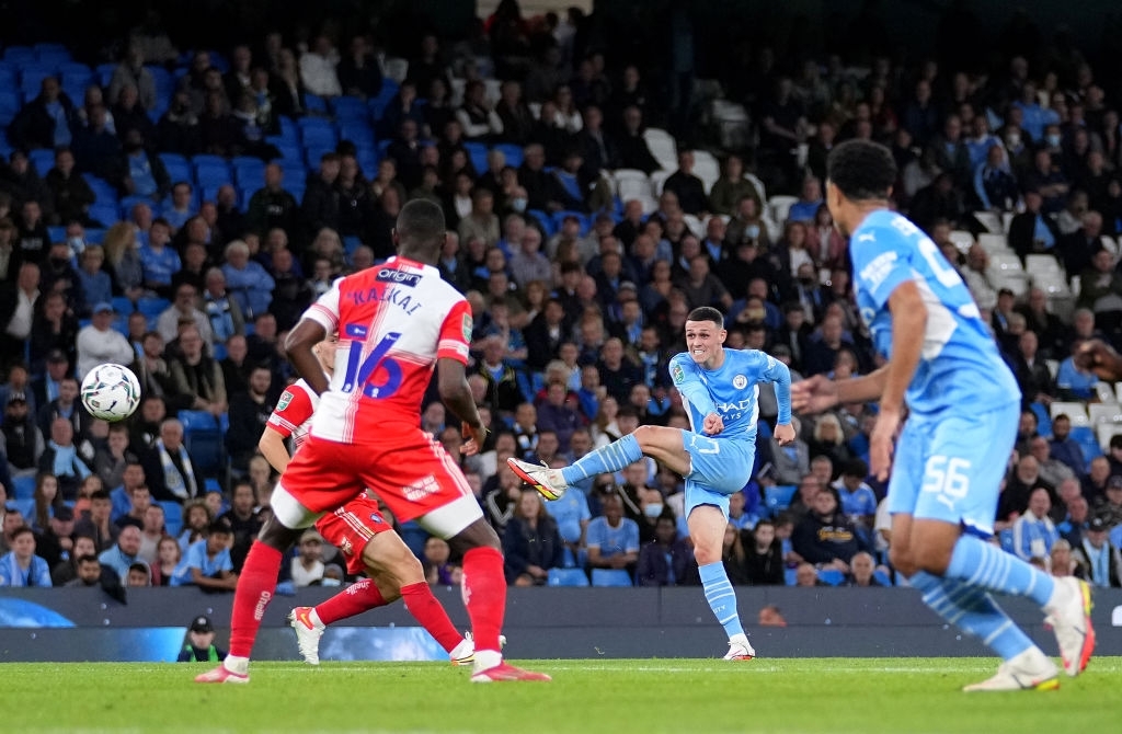 Sao Nhật Bản lập cú đúp giúp Liverpool thắng đậm, Manchester City cũng nhân cơ hội trút giận - Ảnh 9.