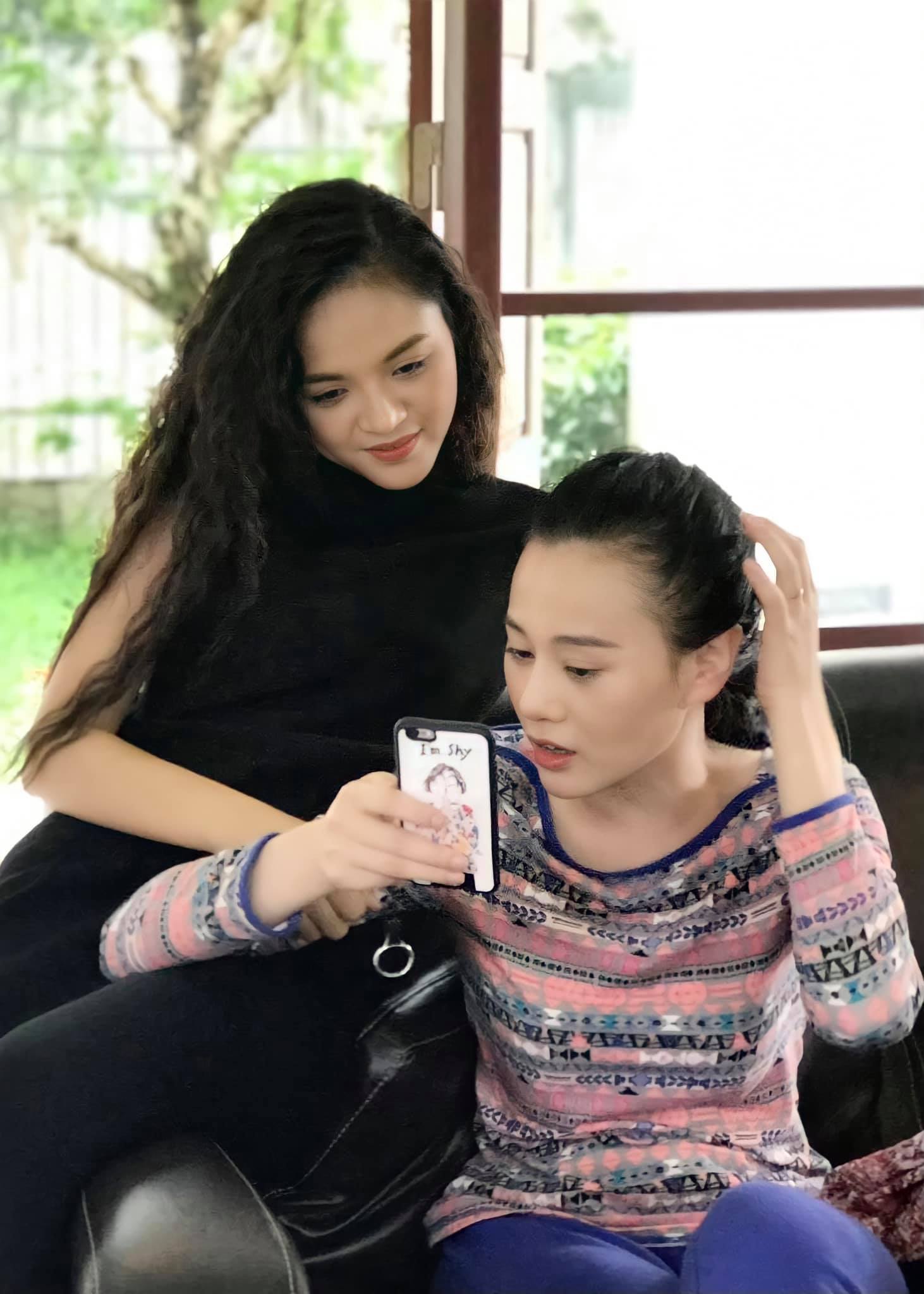 Hương vị tình thân: Khổ như Thu Quỳnh, chúc mừng sinh nhật Phương Oanh mà cũng bị nói cố tình dìm đồng nghiệp - Ảnh 1. Hương vị tình thân: Khổ như Thu Quỳnh, chúc mừng sinh nhật Phương Oanh mà cũng bị nói cố tình dìm đồng nghiệp - Ảnh 1.