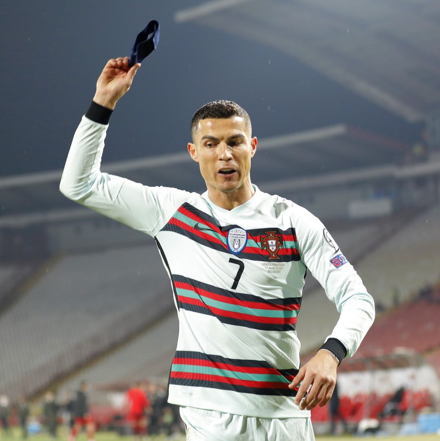 Từ đồng đội cho đến đồng hương, đây là 5 cầu thủ công khai chỉ trích Ronaldo - Ảnh 4. Từ đồng đội cho đến đồng hương, đây là 5 cầu thủ công khai chỉ trích Ronaldo - Ảnh 4.