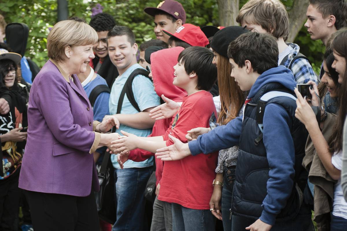Từ “kẻ ốm yếu” đến quốc gia giàu nhất châu Âu: Đức tiến xa như thế nào dưới thời bà Angela Merkel? - Ảnh 2.