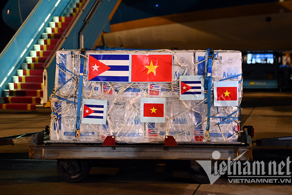 Chuyên cơ của Chủ tịch nước đã về đến Hà Nội, chở theo hơn 1 triệu liều vắc xin Abdala - Ảnh 2.