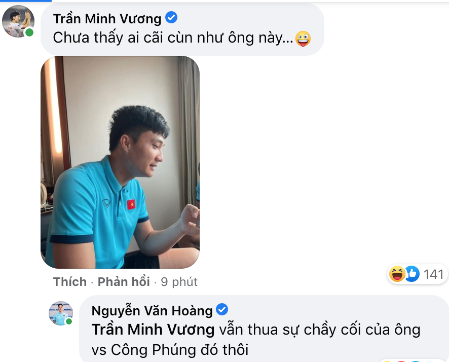 &quot;Tổ cãi cùn&quot; đội tuyển Việt Nam họp mặt bên ly cafe sáng, thưởng thức cốm khi Hà Nội vào thu - Ảnh 2.