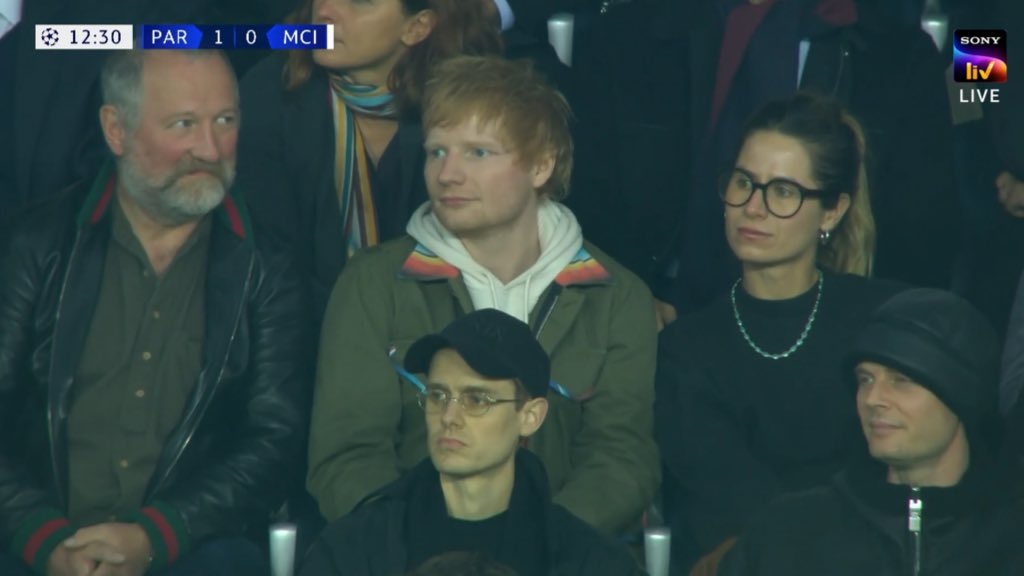 Ed Sheeran được Messi đăng ảnh chụp chung lên trang Facebook có hơn 104 triệu lượt theo dõi - Ảnh 1.