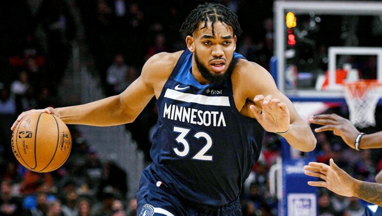 Karl-Anthony Towns - nạn nhân NBA đáng thương nhất của Covid-19: Mất 7 người thân, suy nhược cơ thể và tinh thần vì đại dịch - Ảnh 4. Karl-Anthony Towns - nạn nhân NBA đáng thương nhất của Covid-19: Mất 7 người thân, suy nhược cơ thể và tinh thần vì đại dịch - Ảnh 4.