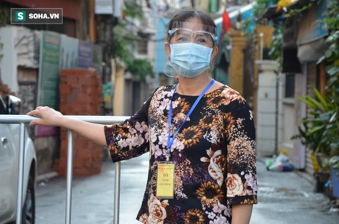 [ẢNH] Đội tình nguyện các bác U70 gác chốt bảo vệ vùng xanh ở Hà Nội  - Ảnh 8.