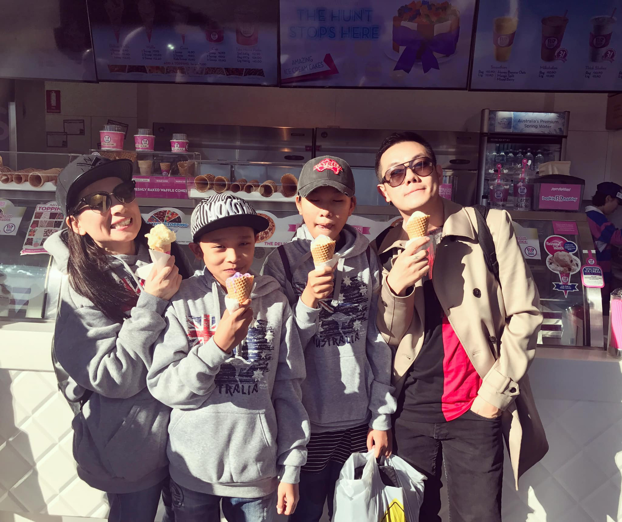 Đại diện ekip xúc động nhớ về Phi Nhung, tung loạt ảnh hiếm của cố nghệ sĩ lúc sinh thời - Ảnh 4.