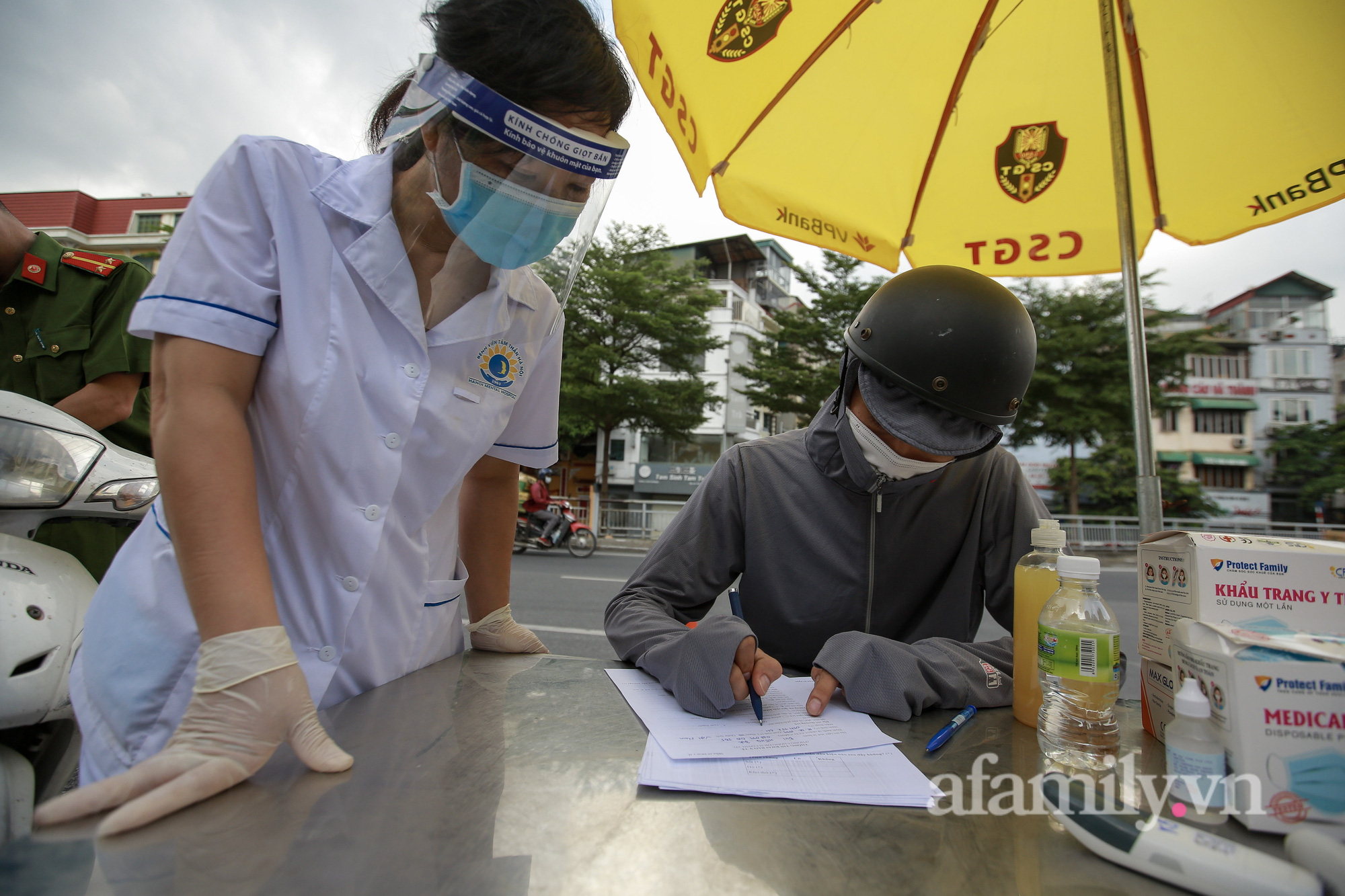 Hà Nội: 39 chốt phân vùng phòng dịch được kích hoạt - Ảnh 4.