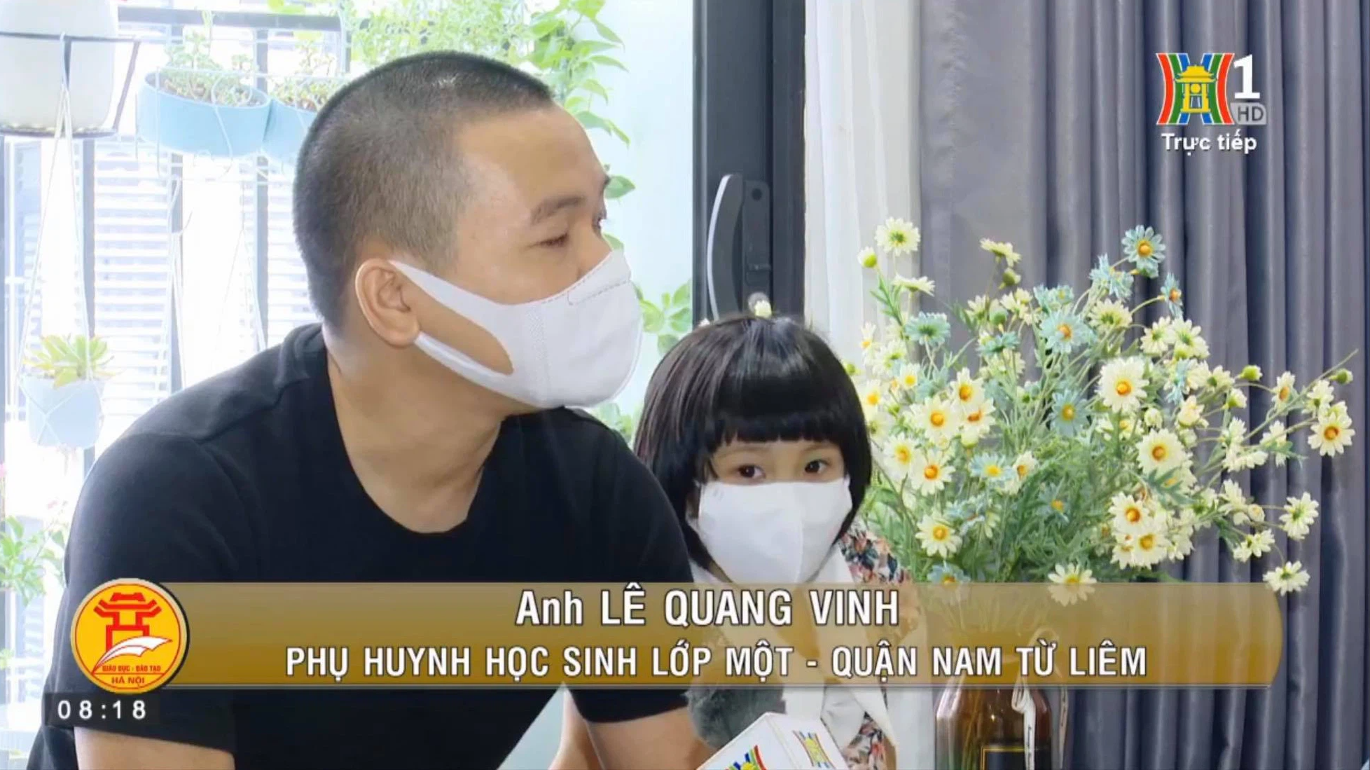 Lễ khai giảng mà thế hệ 10X sẽ kể cho con cháu sau này: Trời đổ mưa tầm tã, 2 triệu học sinh nghe trống khai giảng qua màn hình - Ảnh 16.