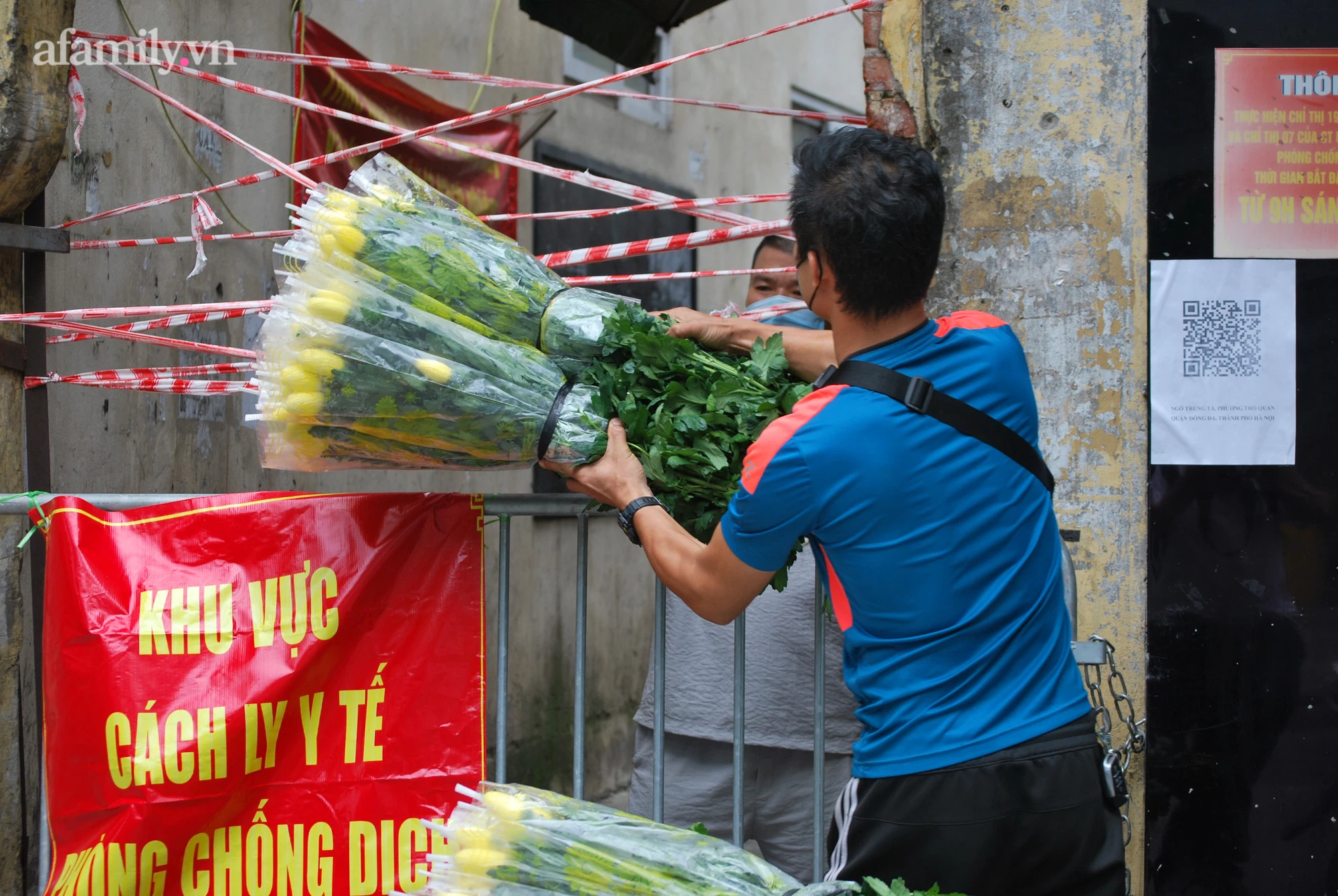 Như yếu phẩm và hàng hóa tạm thời được giao dịch từ đầu ngõ