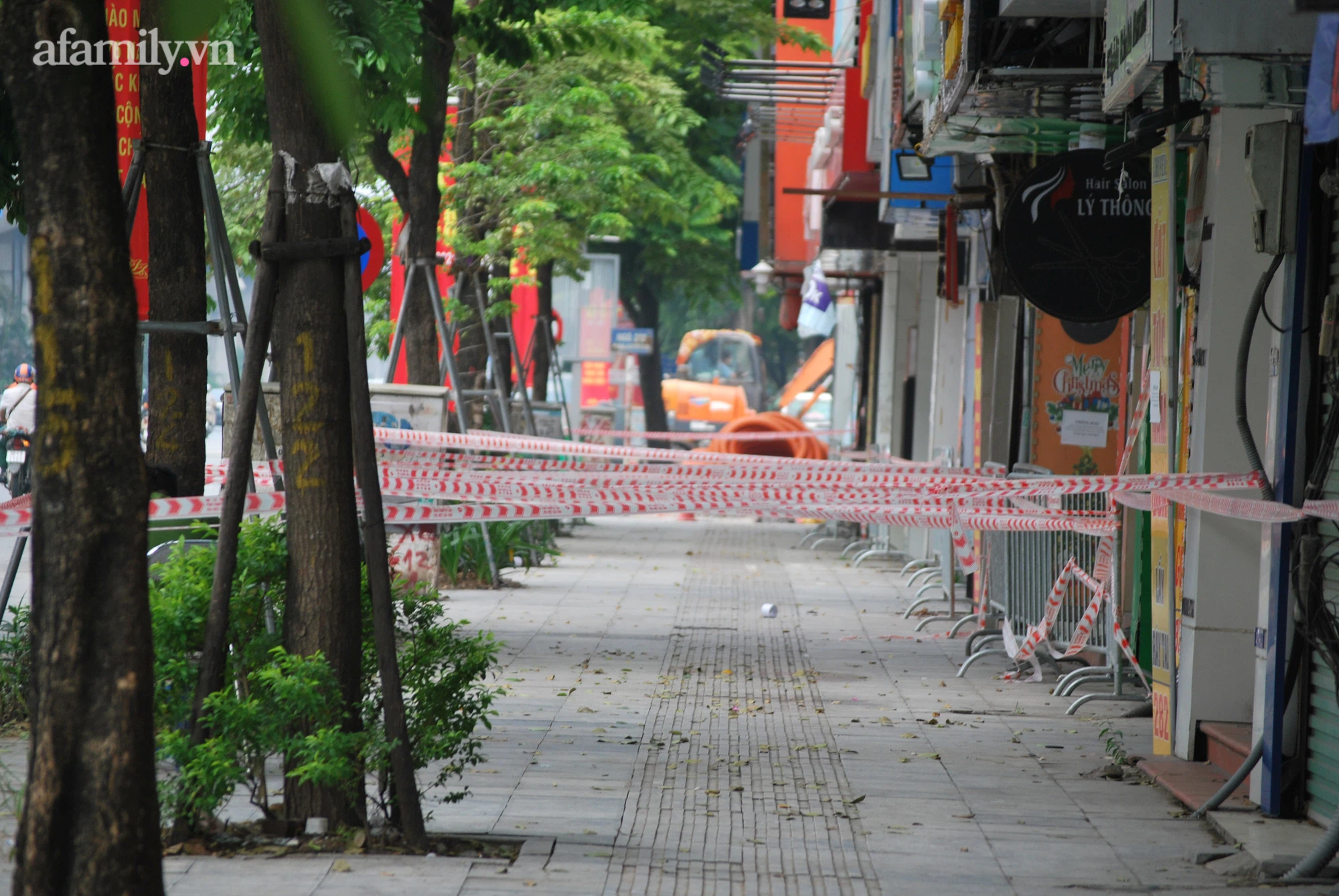 Dãy nhà trên đường Nguyễn Trãi được phong tỏa tạm  thời