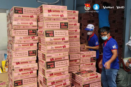 VinID “chạy tiếp sức” cùng người dân trong tâm dịch Hà Nội - Ảnh 2.